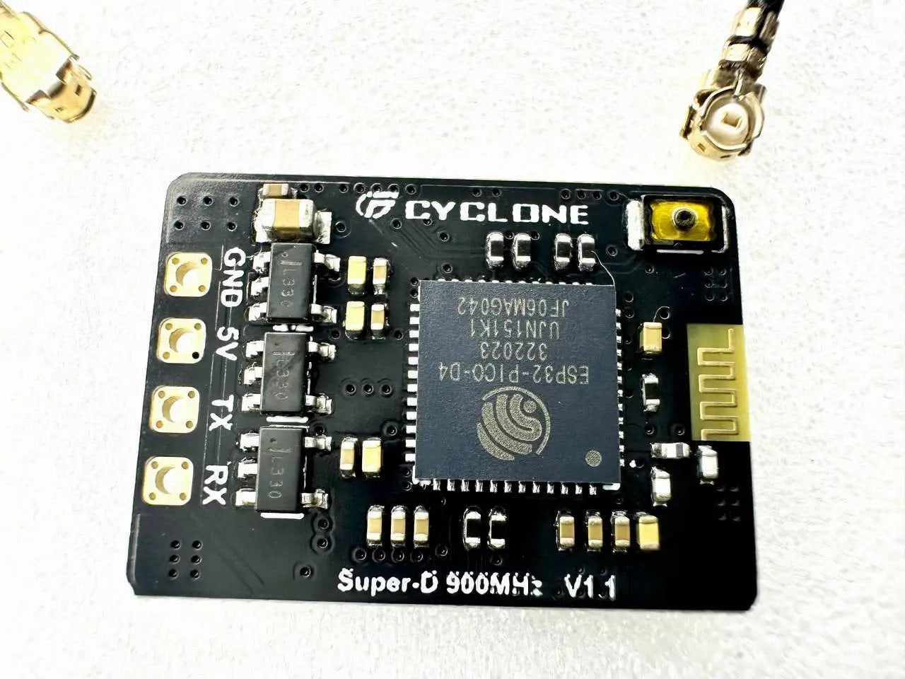 14037 receiver cyclone diversity elrs868 915 with 2 antennas